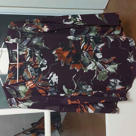 Purple Floral Blouse with Lace Sleeve Details and Keyhole Back - Le Chateau -XXS - Picture 1 of 5
